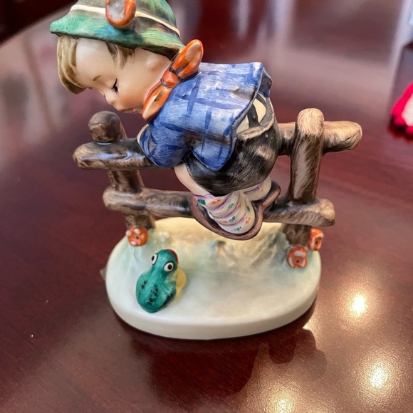 Vintage, Goebel M.J.Hummel, “Retreat to Safety”, 4inch, 201/2/0, #832, TMK 6 - Picture 6 of 10